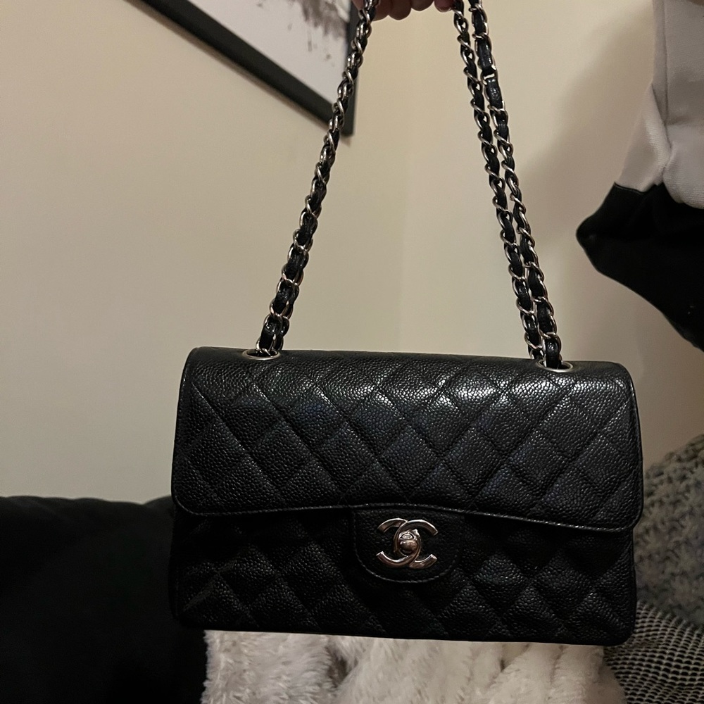 VINTAGE CHANEL BLACK CAVIAR FLAP - Small / Medium